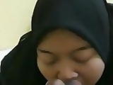 Malay- awek tudung hitam buat ass rimming Kat bf